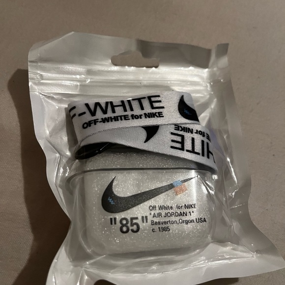 Nike AirPod Cases - Picture 16 of 16
